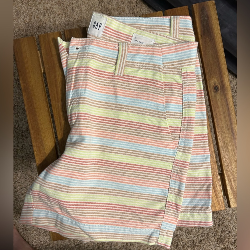 GAP 100% Cotton City Short - Stripe Shorts - Size 0